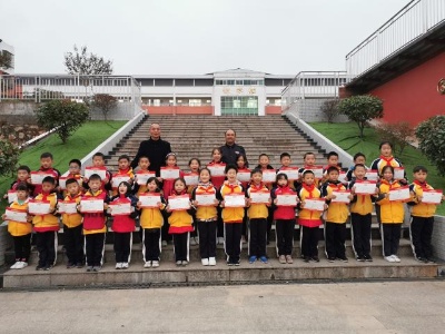申浩学校举办“同读一本书”比赛活动