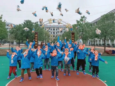 2019年壹基金温暖包发放仪式在八都小学举行