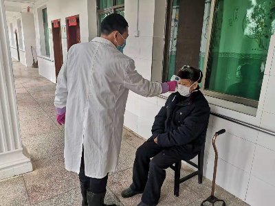 江西吉水：一手抗疫情 一手暖“民心”