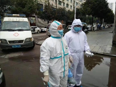 吉水万名党员帮忙团进村居