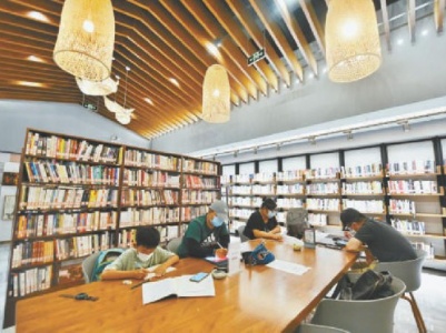 实体书店成为市民身边文化客厅 “书店+”让老城书香更浓郁