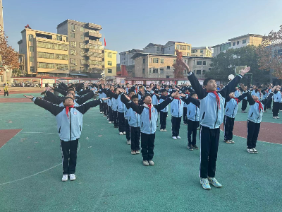 【校园动态】赛体操 展风采——八都小学举行广播体操比赛