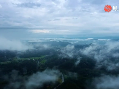 江西武宁县：茫茫云海绕群山