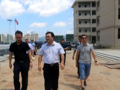 县委书记孙朝辉调度四中新校园项目工地建设情况，提出四点要求……