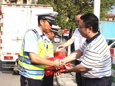 今日，烈日炎炎！他們仍然走上街頭，只為這件事！