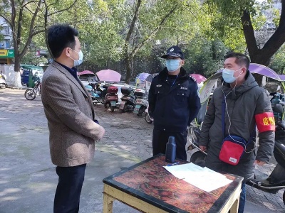 守好一道门，护好千万家—修水法院党组书记、院长杨小林看望慰问抗“疫”一线志愿者