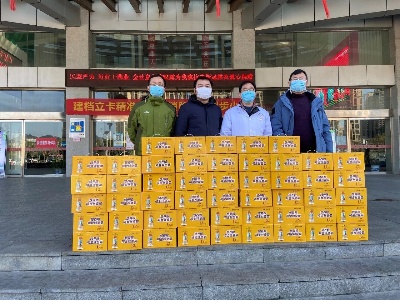民盟修水支部盟员卢勇向抗疫一线工作者捐赠金丝皇菊养眼露200余件