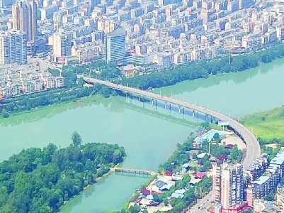 脱贫摘帽 共赴小康