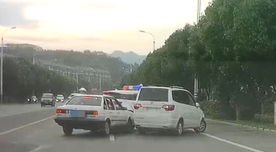 【内附视频】修水街头上演“速度与激情”，民警快速擒获“飞车贼”