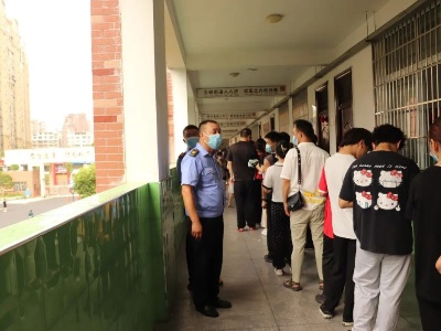 县市场监管局多措并举织牢疫情防控网