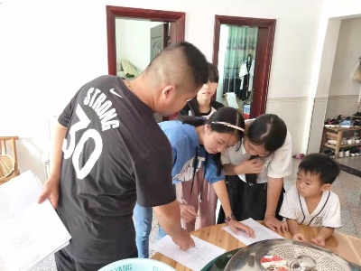 余塅乡：入户宣传  贴近民心