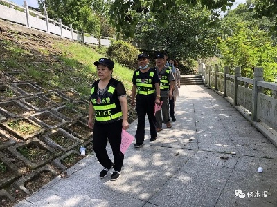 义宁镇万坊社区组织开展防溺水宣传