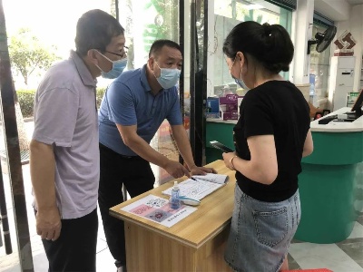 修水县市场监督管理局抓疫情防控，周末“不打烊”