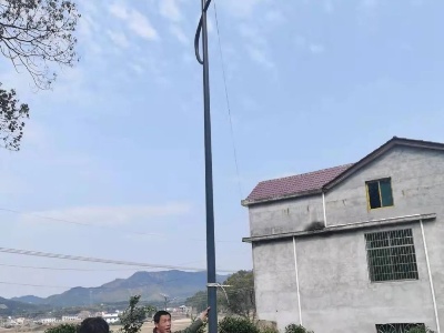 山口镇：维修更换路灯，照亮村民出行路