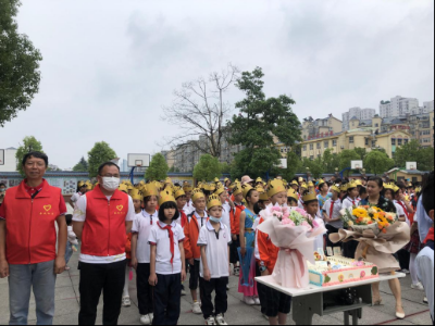 义宁镇承风社区：“感恩成长，追逐梦想”成长礼
