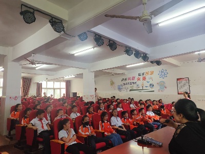 县气象局：首席预报员进校园　防灾减灾在行动