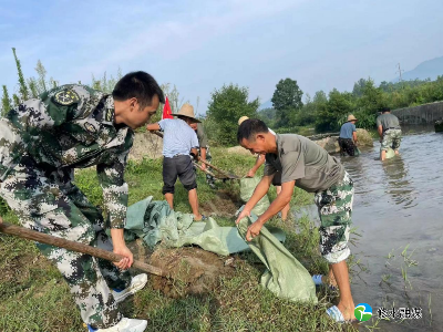 上奉镇：抗旱保民生  民兵在行动