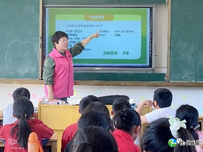 【政协委员风采】邹德霞：为妇女儿童撑起“爱心伞”