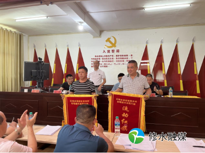 石坳乡不惧酷暑持之以恒抓好美丽宜居农村环境提升攻坚行动