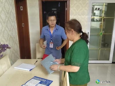 县应急管理局深入社区开展公众安全感和政法部门满意度暨“双提升”工作宣传