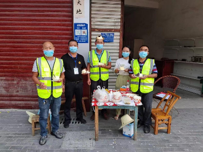 马坳镇：疫情防控卡点上的别样生日