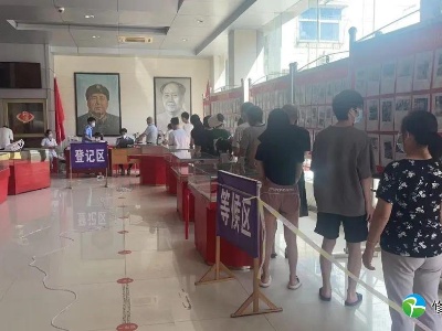 以“市监蓝”诠释“党旗红”