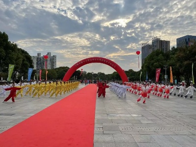 追寻秋收起义之路 以青春跃动奋进力量