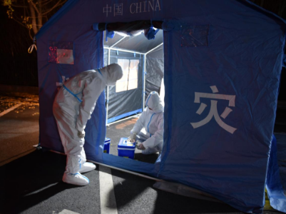 久鑫医药：贡献抗疫“硬核力量”  当好隔离场所核酸检测标本运送的“快递员”
