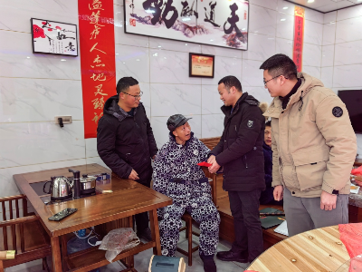 上奉镇卫生院开展 “满怀忠诚讲尊崇 千行百业共拥军”关怀走访与义诊活动