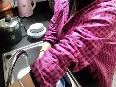 东港乡新时代文明实践：东港乡“最美媳妇”——万耀花用柔弱的肩膀  扛起了家庭的一片天