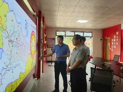 县政协主席王位华到上奉镇调研有事先商量工作