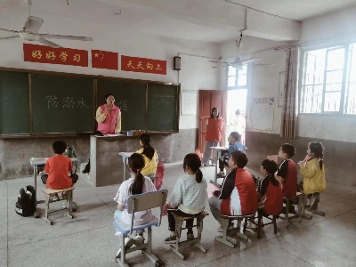 修水县西港镇：防溺水宣传进校园 护航青少年安全