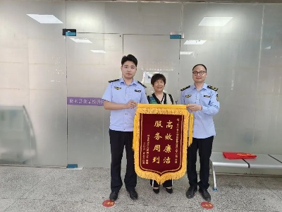 【‘三联三共’  党建赋能】县市场监管局：消费维权暖人心 群众致谢送锦旗