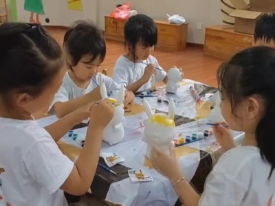 县图书馆举办阅读活动进校园暨彩虹书房揭牌仪式