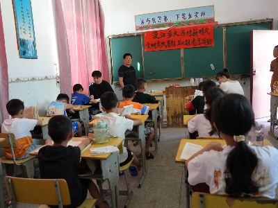 新时代文明实践丨漫江乡大源村开展暑期关爱志愿服务活动