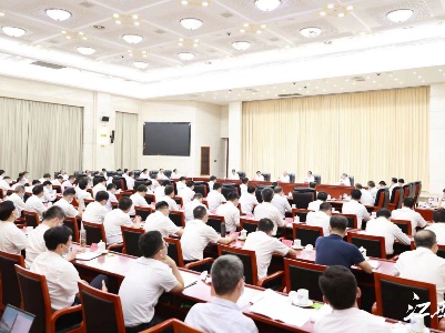 省委召开推进会 大力推动主题教育调研成果转化和深化整改整治工作