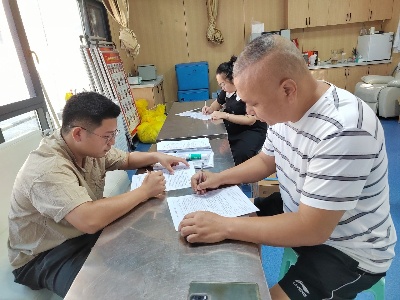 修水润泉公司党支部开展“主题教育见行动，无偿献血践初心”主题党日活动