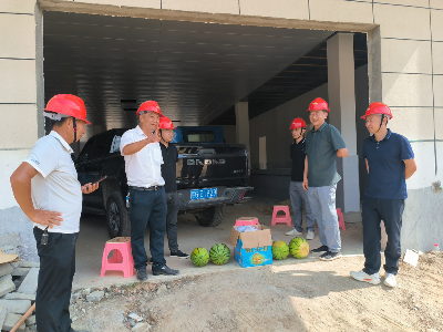 全丰镇：心系一线工人   夏日送清凉