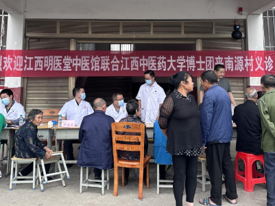 市行政审批局驻村工作队：爱心义诊进乡村 服务群众护健康