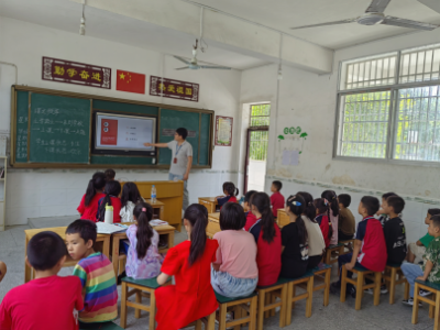“开学法治第一课”，知法守法护童年
