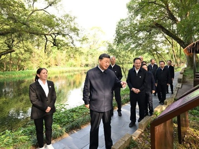 习近平在江西景德镇市、上饶市考察调研