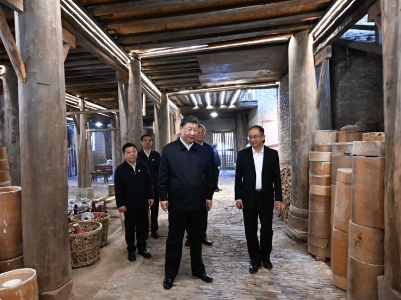 习近平在江西景德镇市、上饶市考察调研