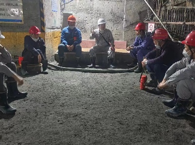 【学思想  强党性  重实践  建新功】出谋划策促安全  矿山井下传心声