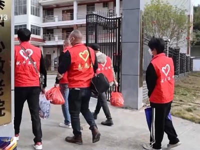  爱心理发三十多年 这个团队背后的故事更暖心……