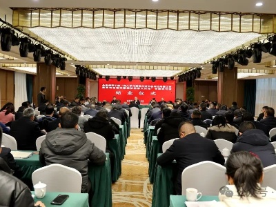 全县领导干部“深入学习贯彻习近平总书记考察江西重要讲话精神暨解放思想大讨论”专题研讨班结业