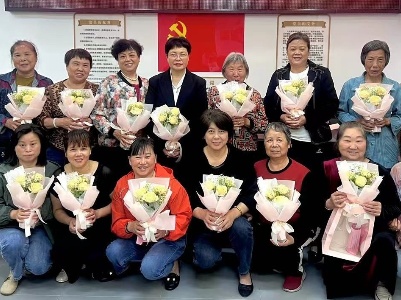 宁州镇文峰社区开展“感恩母亲节，传承好家风”主题活动