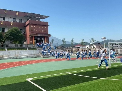 黄港镇中学开展防震紧急疏散演练