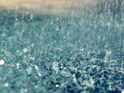 强降雨造成我县部分路段山体滑坡