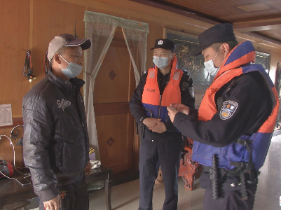 彭泽县开辟春耕农资水上“绿色通道”