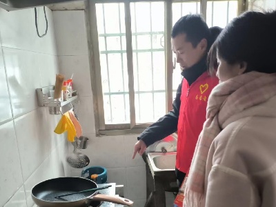 【文明实践】杰村乡横江村开展“预防一氧化碳中毒安全防范宣传”志愿服务活动